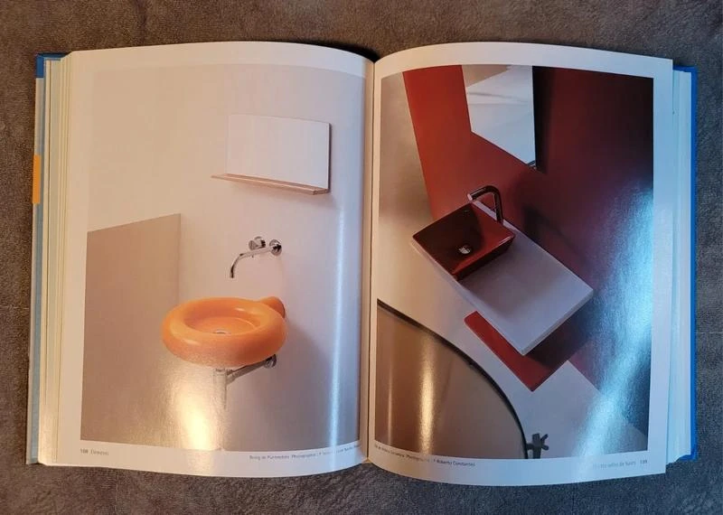 Small Bathrooms Cristian Campos, Cécile Carrion (Translation) – photo 3